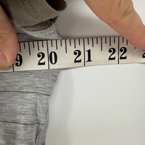 Lululemon Gray Striped Womens Tee - Picture 5 of 5
